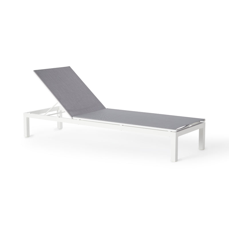 Belvedere Chaise in White Aluminum and Silver Mesh